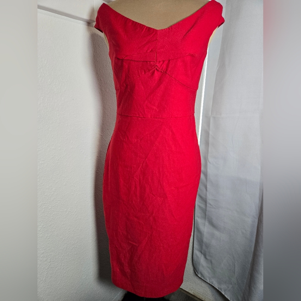 Chic Scarlet Midi Dress